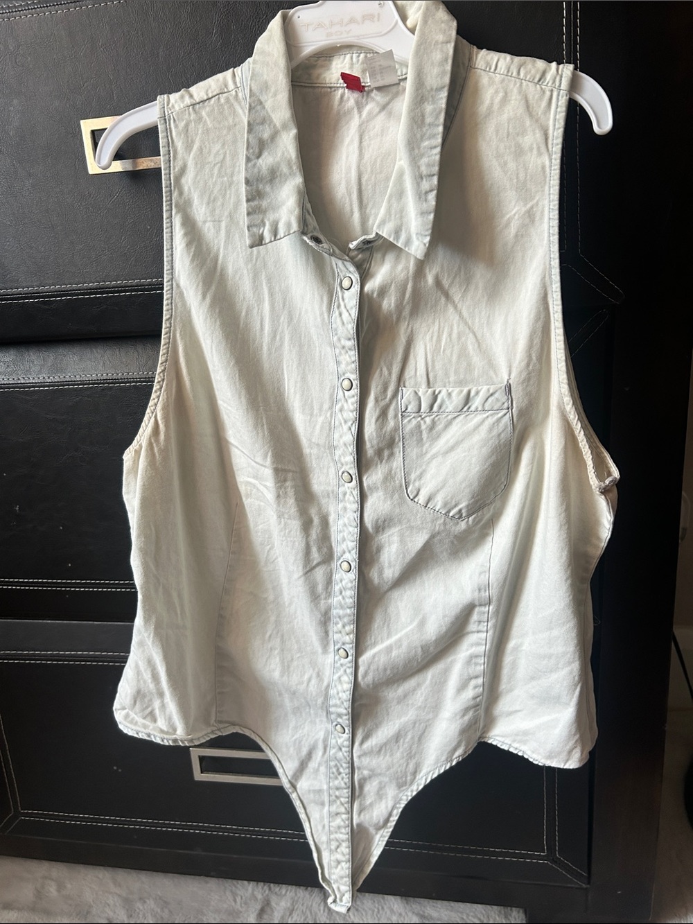 H&M Sleeveless Button-Front Chambray Top in White